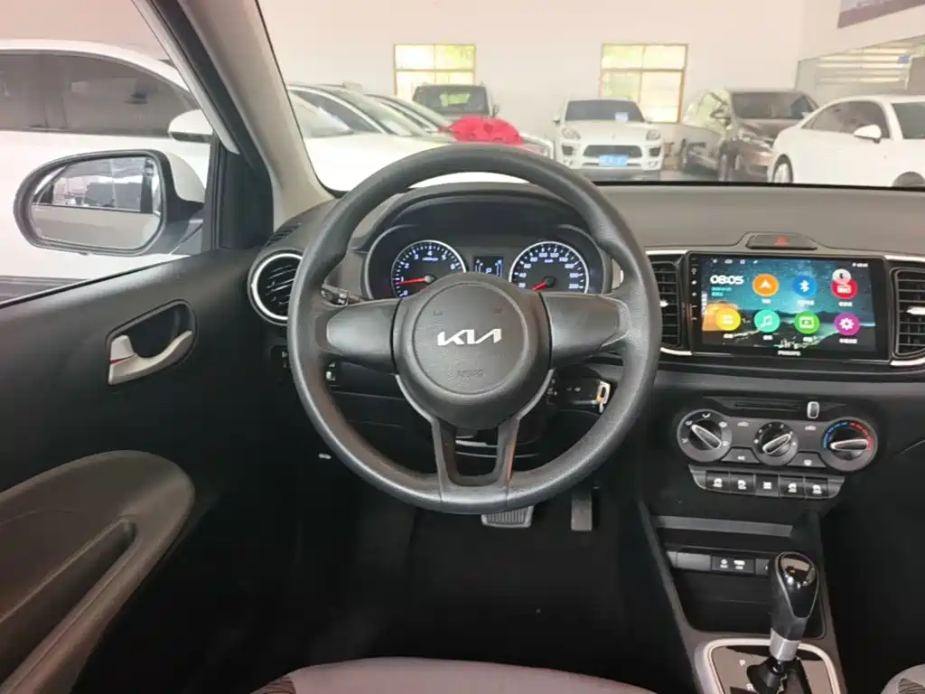 Photo 11 - Kia Pegas