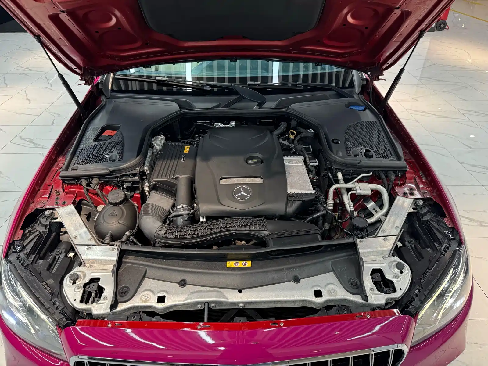 Фото 14 - Mercedes-Benz E-Class (Import)