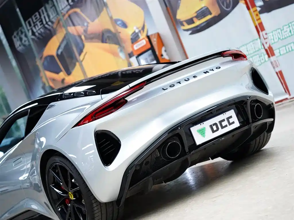 Lotus Cars EMIRA 2021 2.0T DCT First Edition фото 3