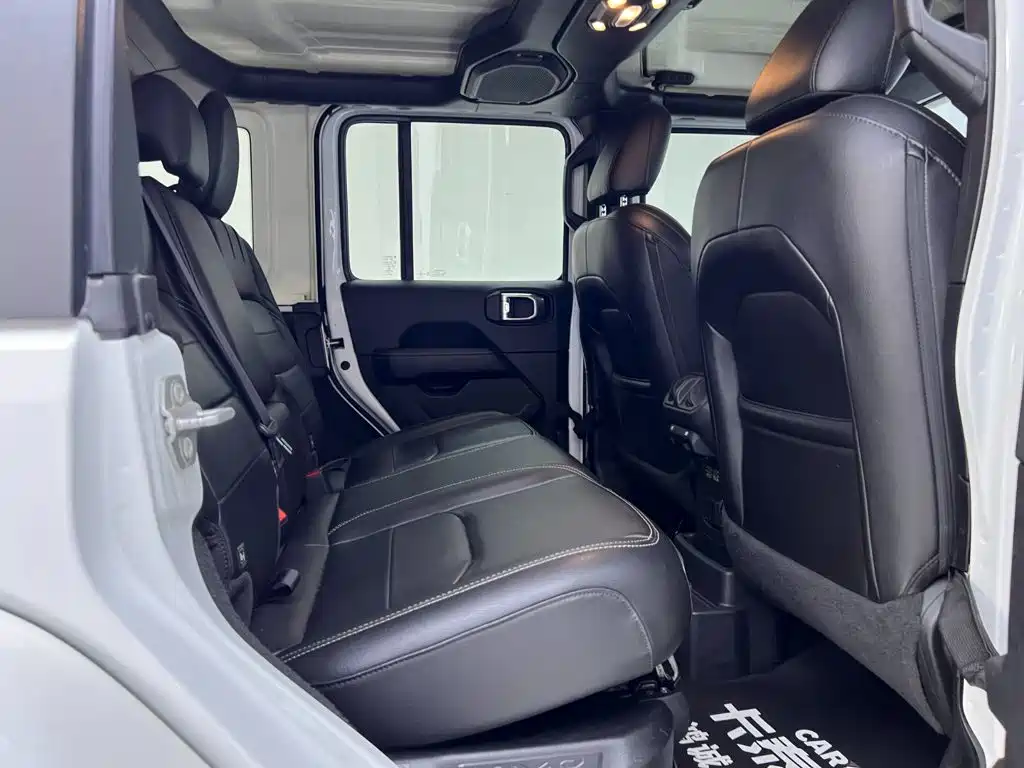 Фото 18 - Jeep Wrangler 4xe