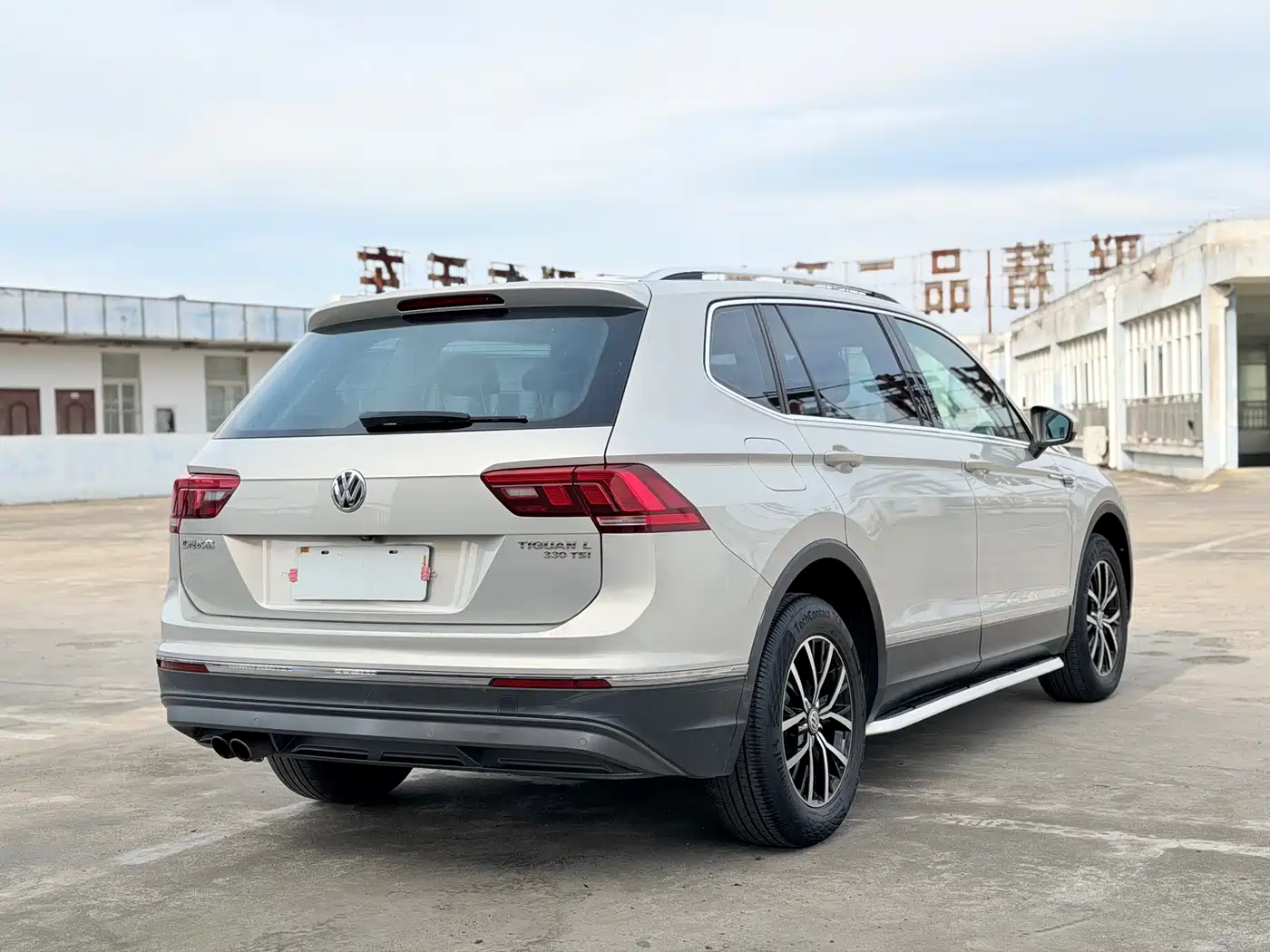 Volkswagen Tiguan L 2017 330TSI Automatic 2WD Luxury Edition фото 8