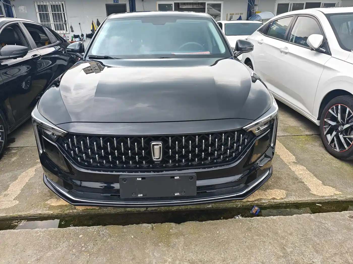 Photo 2 - Besturn B70