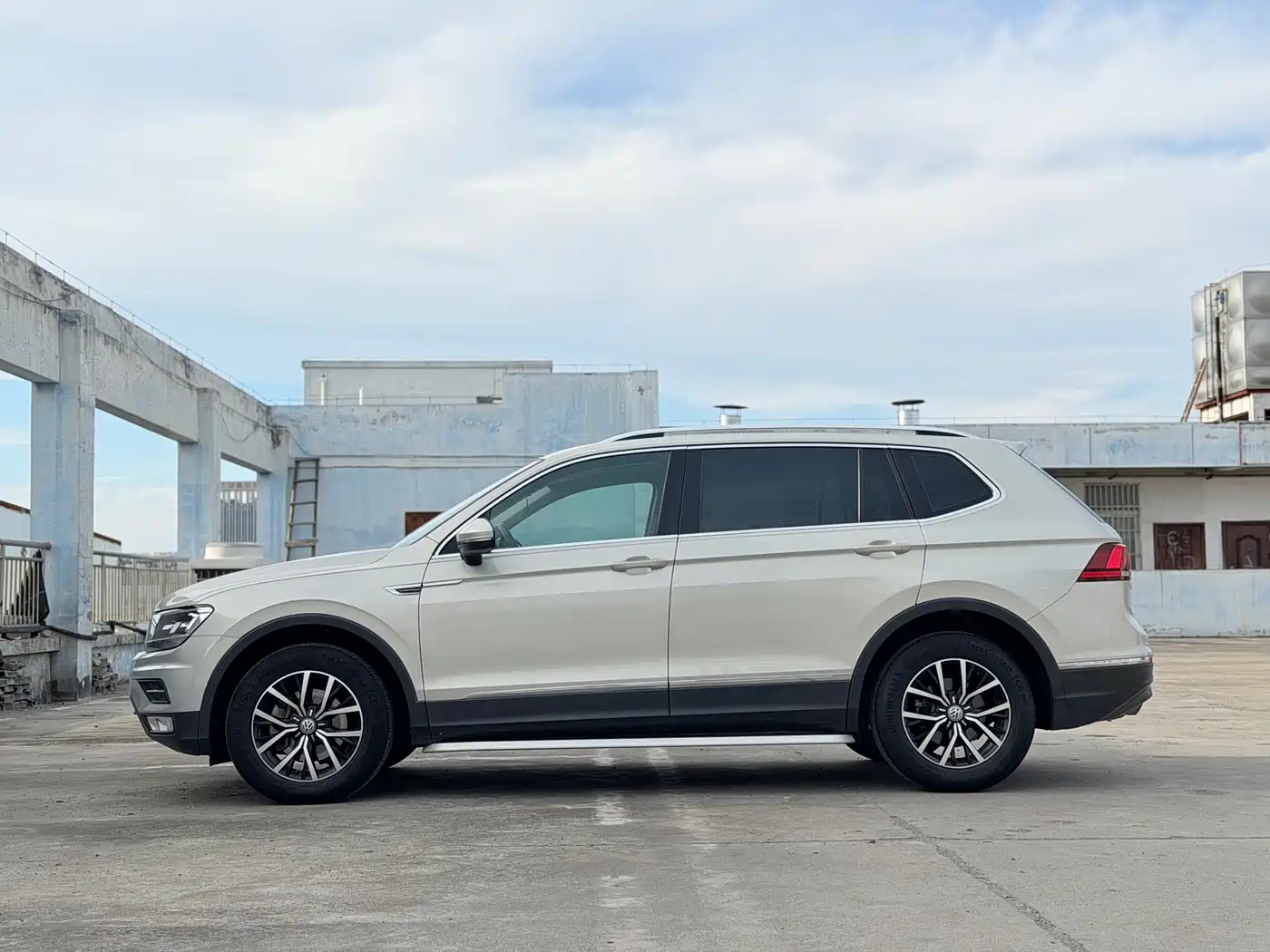 Volkswagen Tiguan L 2017 330TSI Automatic 2WD Luxury Edition фото 17