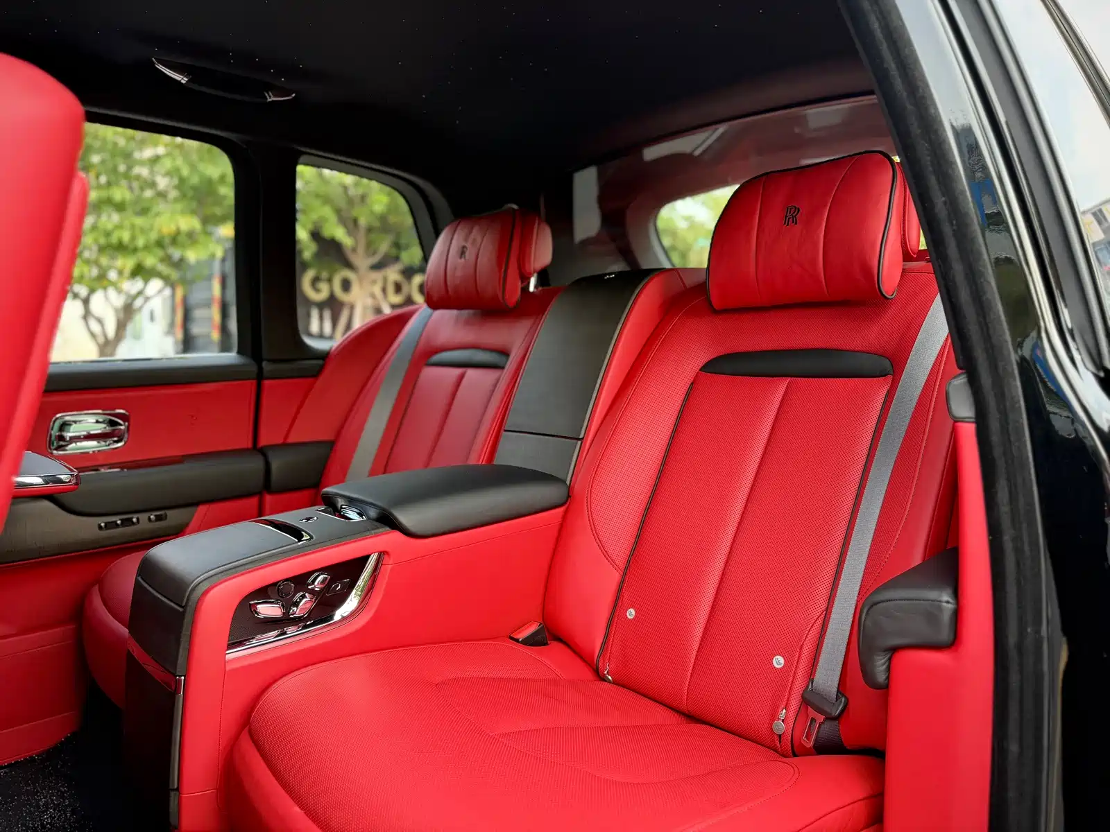 Photo 16 - Rolls-Royce Cullinan