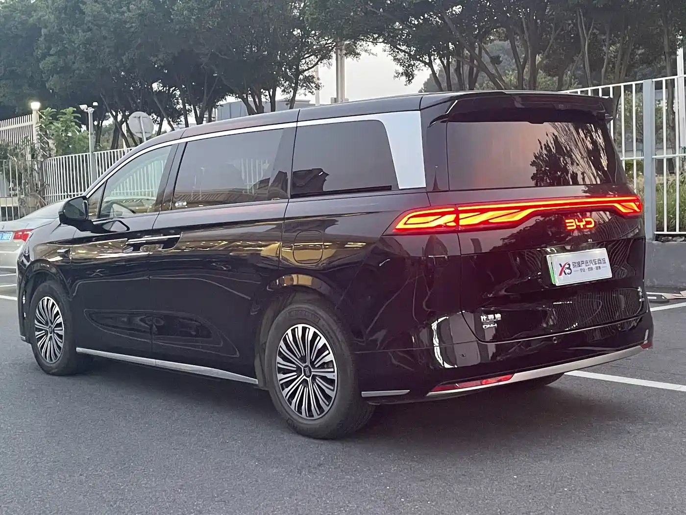 BYD Xia 2025 2025 DM-i 1.5T 180km Excellence