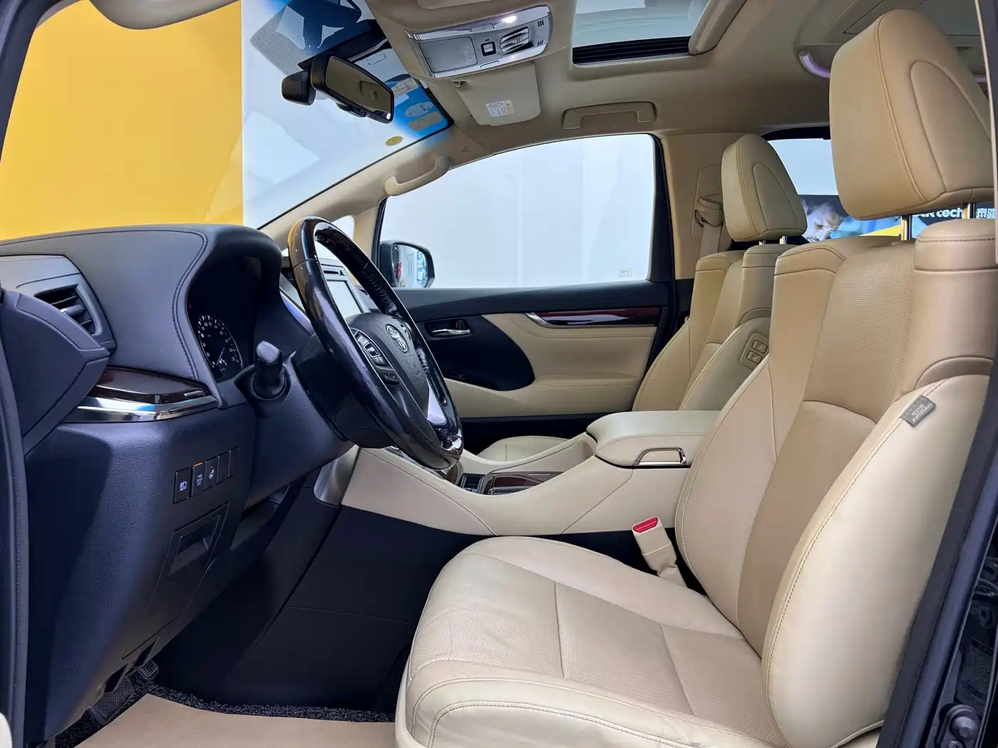 Toyota Alphard 2015 3.5L Luxury Edition фото 3