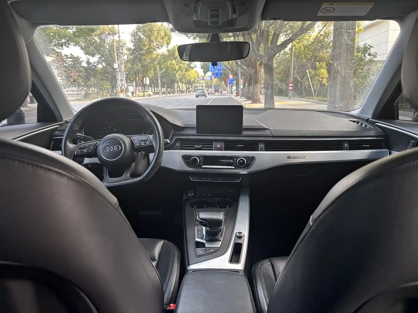 Audi A4L 2018 30th Anniversary 45 TFSI quattro Personality Sport фото 9