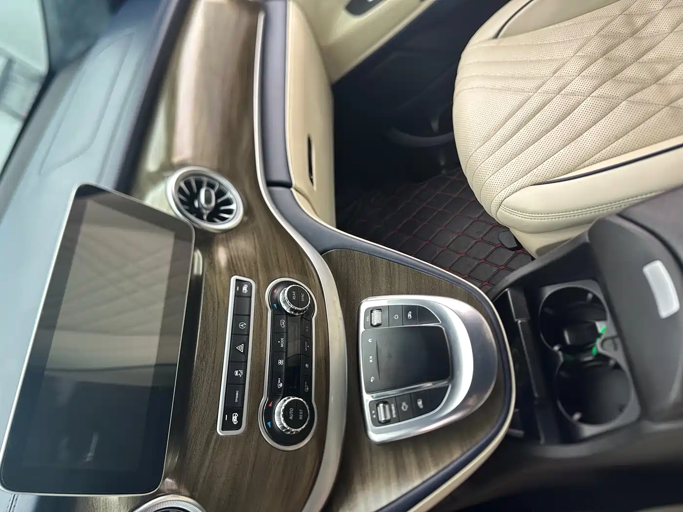 Mercedes-Benz Vito 2020 2.0T Business Edition (7-seater) фото 16