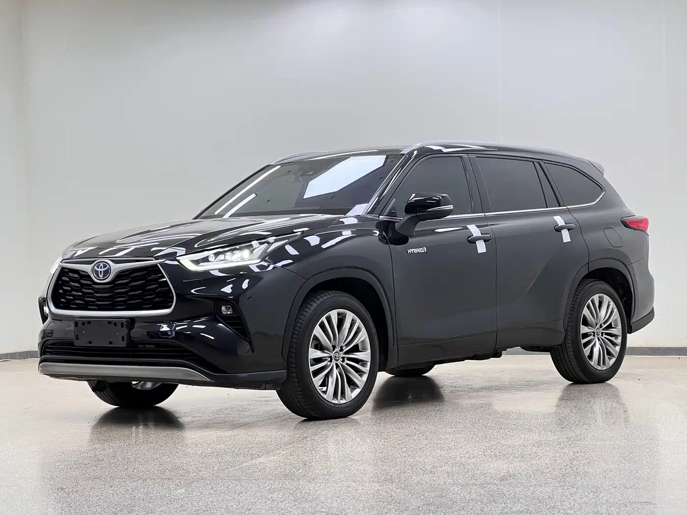 Toyota Highlander 2022 Model Dual Engine 2.5L 4WD Premium Edition 7-Seater