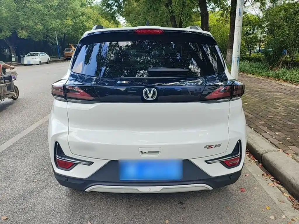 Фото 6 - Changan CS15