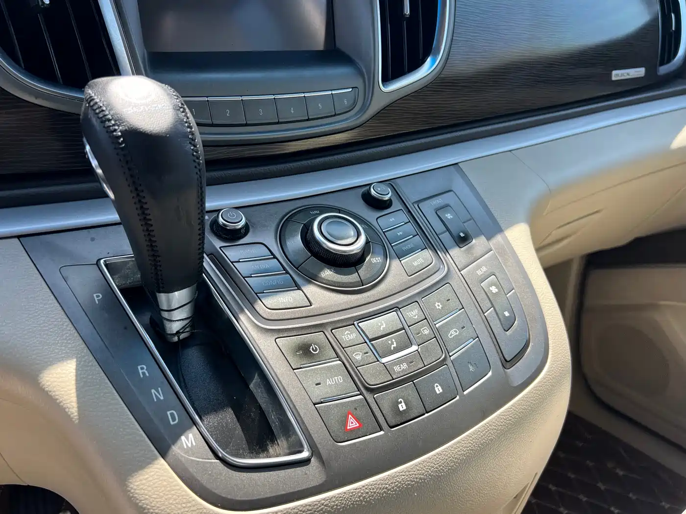 Buick GL8 2013 2.4L CT Luxury Business Comfort Edition фото 15