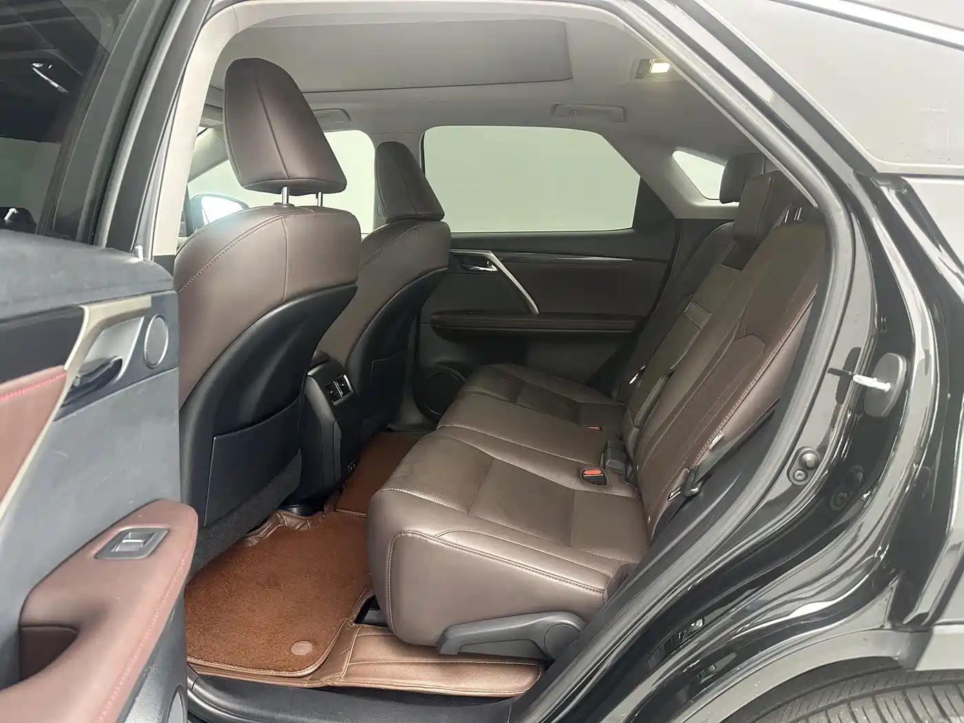 Photo 14 - Lexus RX