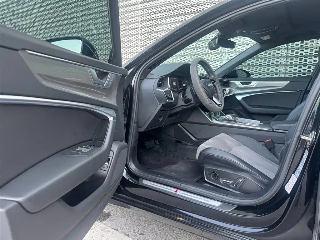 Audi A6L 2023 40 TFSI Luxury Dynamic фото 6