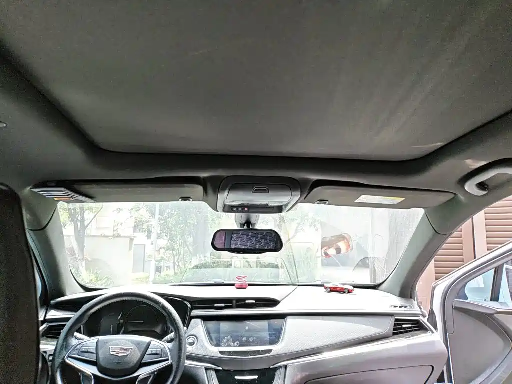 Фото 19 - Cadillac XT5