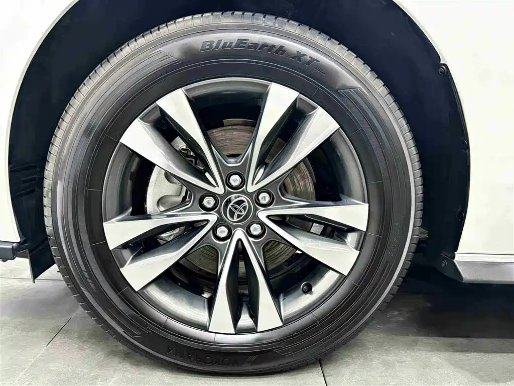 TOYOTA GREVIA