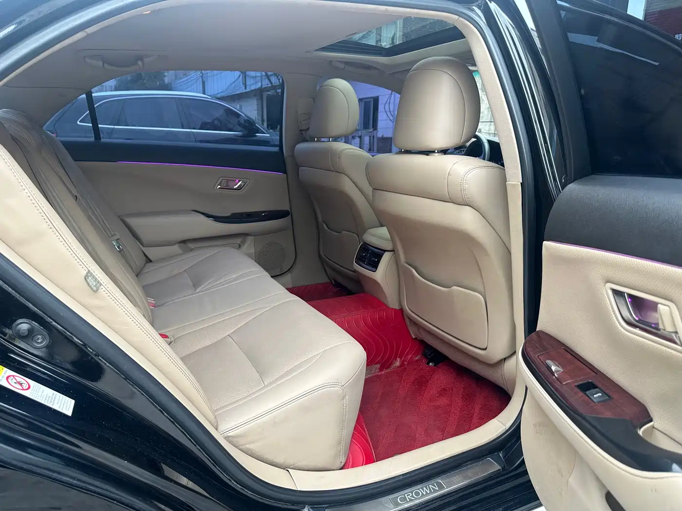 Фото 9 - Toyota Crown
