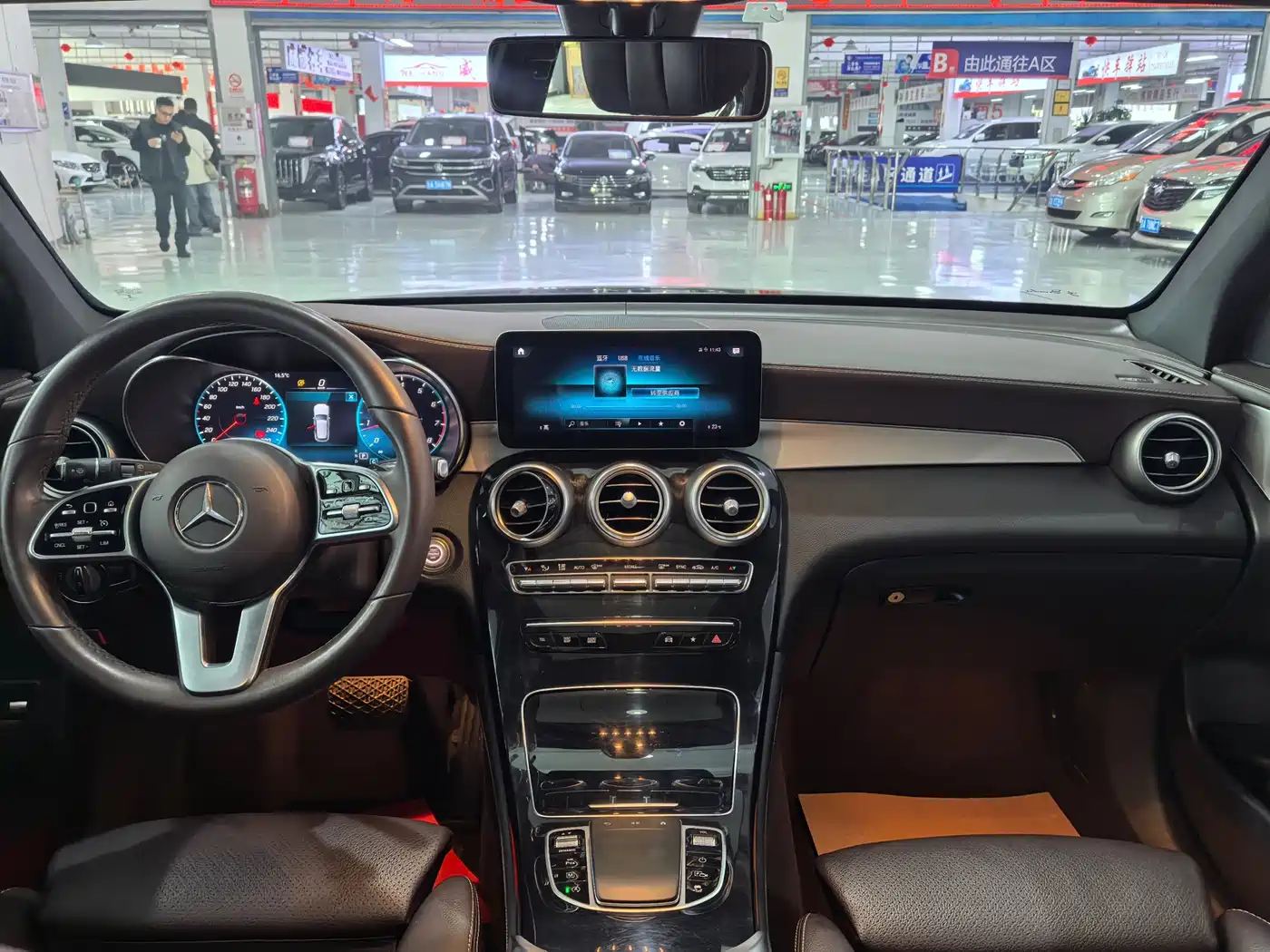 Mercedes-Benz GLC 2021 GLC 260 L 4MATIC Sporty фото 5