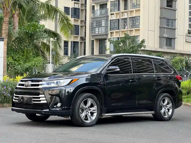 TOYOTA HIGHLANDER