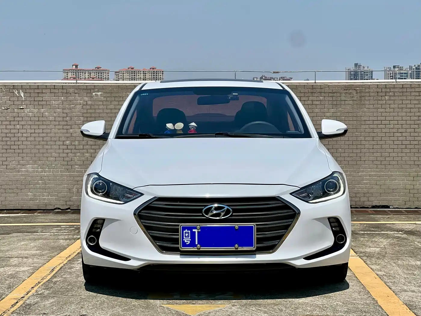 Hyundai Elantra 2018 1.6L Automatic 15th Anniversary Special Edition фото 2
