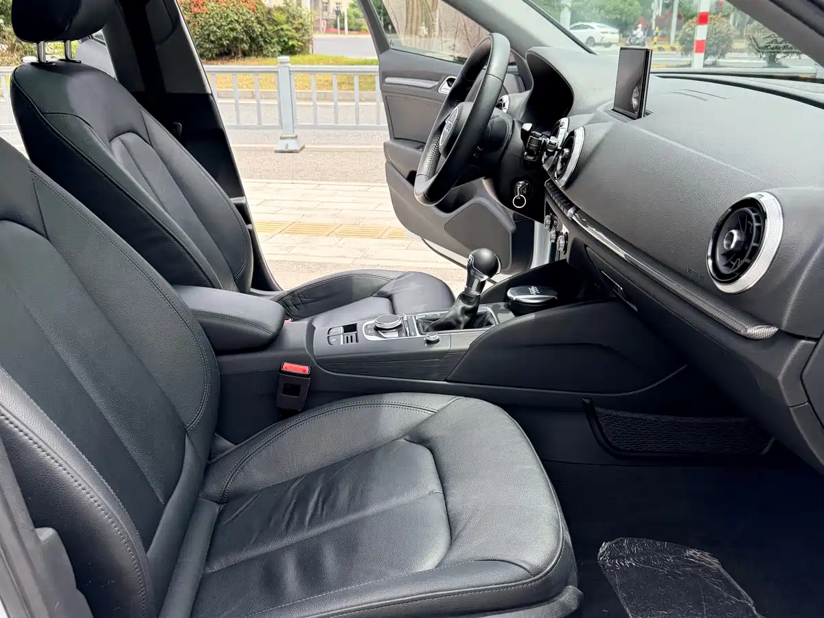 Audi A3 2018 30th Anniversary Sportback 35 TFSI Style фото 10
