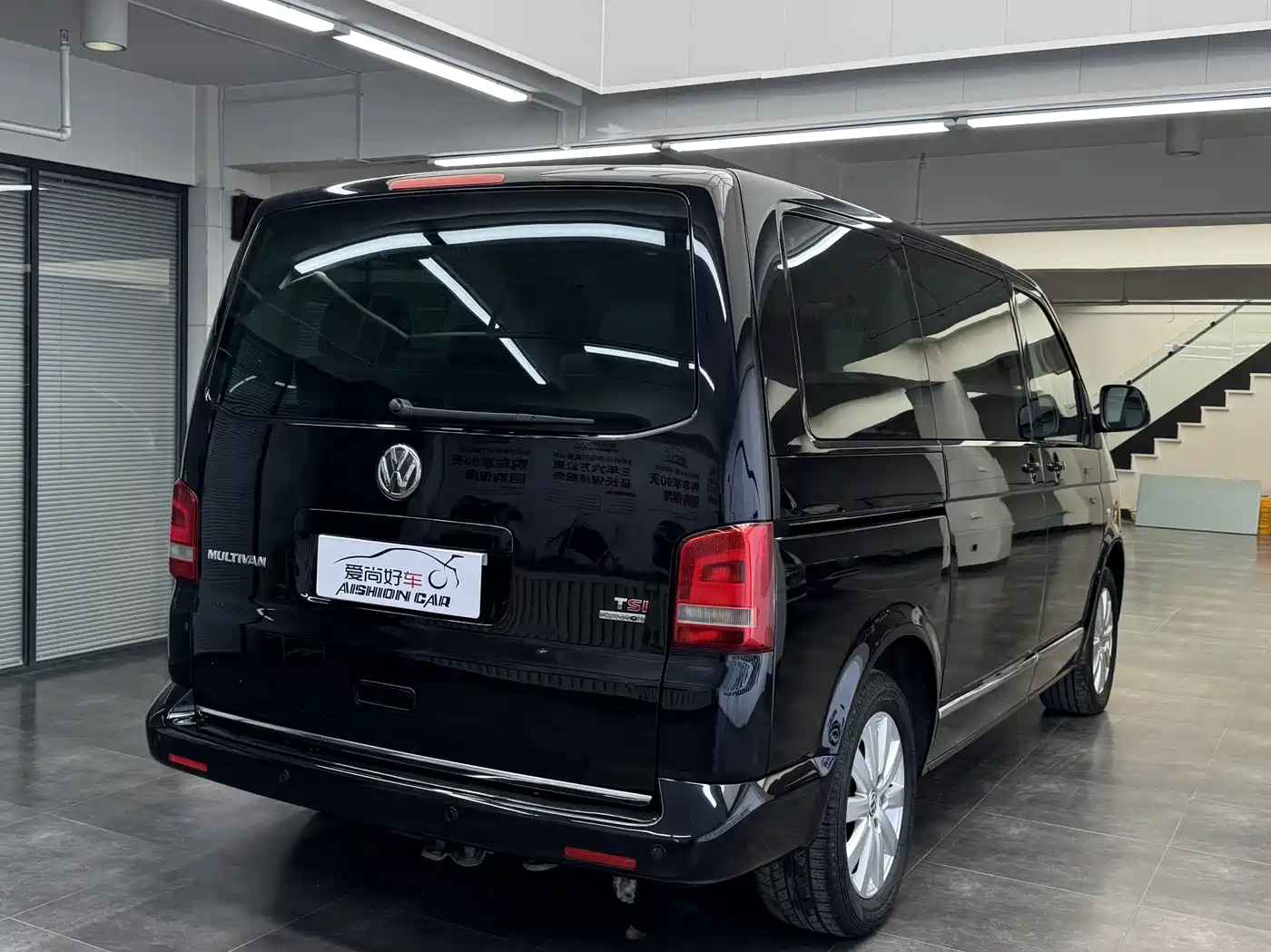 Volkswagen Multivan 2012 2.0TSI 2WD Business Edition фото 7