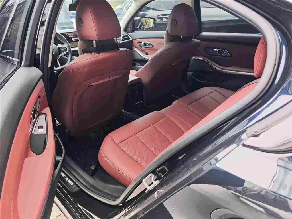 BMW 3 Series 2026 2026 330Li M Sport Shadowline Package