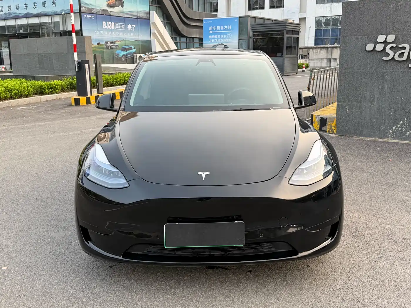 TESLA MODEL Y