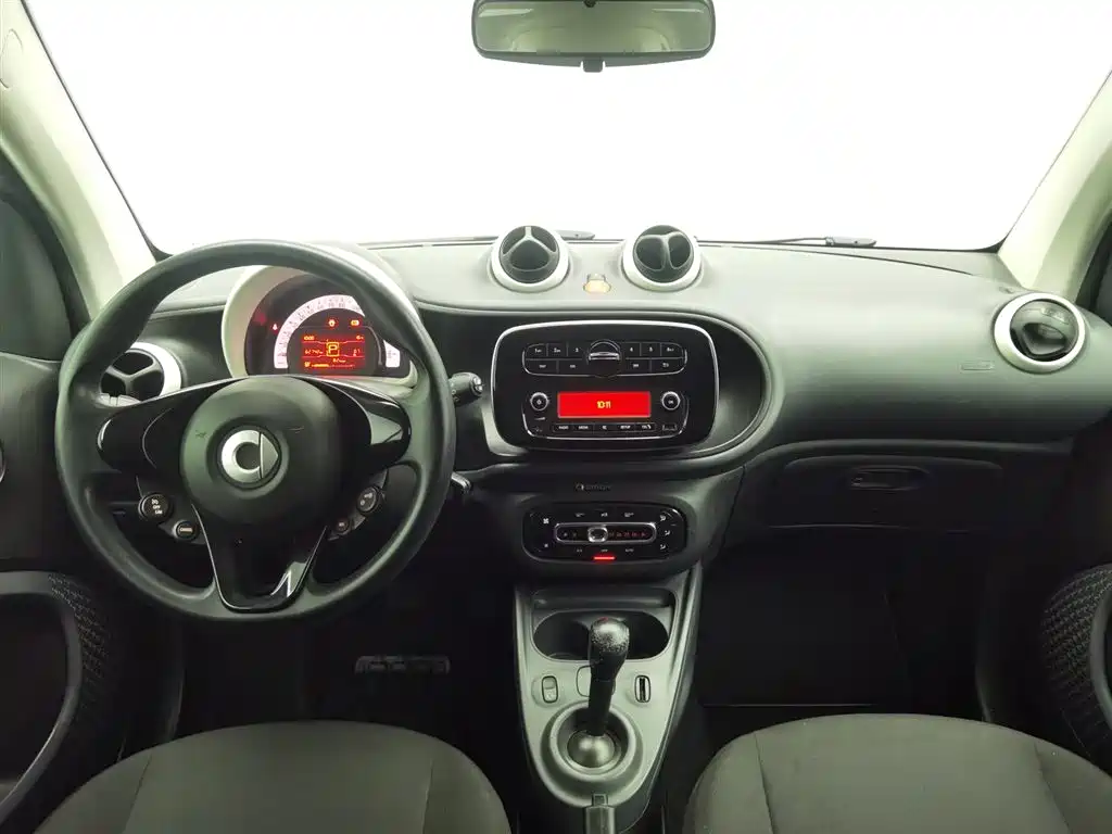 smart fortwo 2018 1.0L 52kW Hardtop Agile Edition China V фото 5