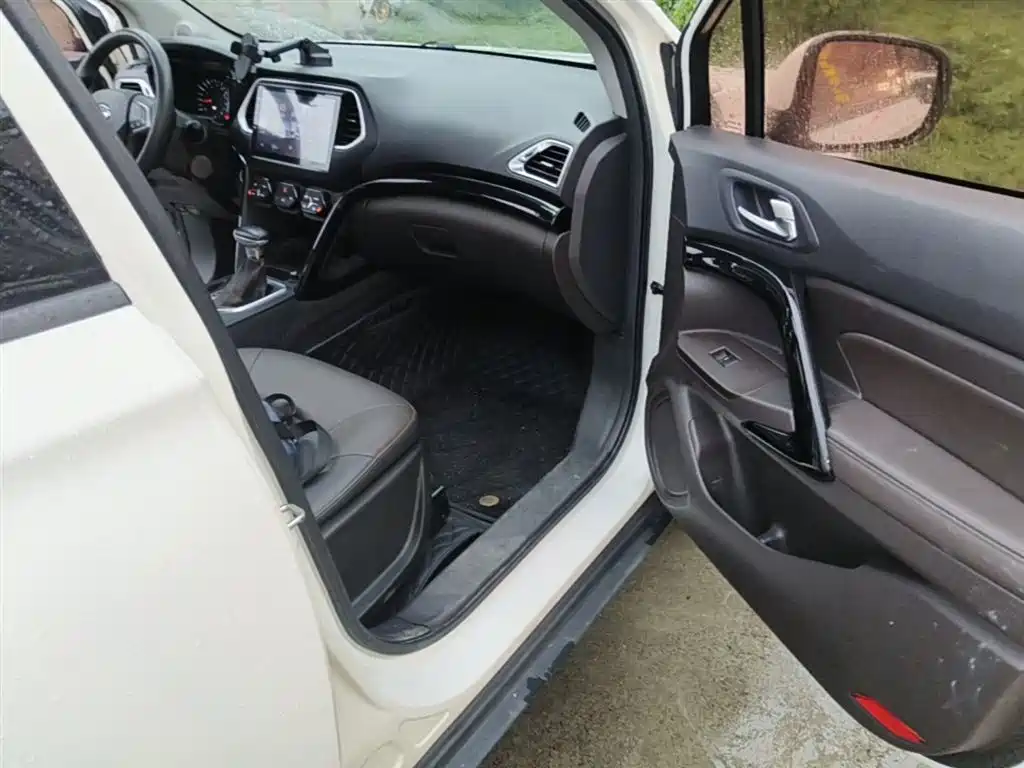 GAC Trumpchi Trumpchi GS4 2017 235T G-DCT 2WD Elite фото 11