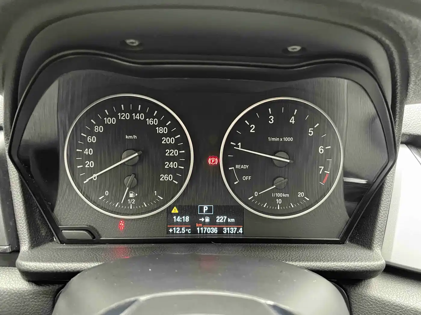 BMW 2 Series Touring 2016 218i Fashion Model фото 11