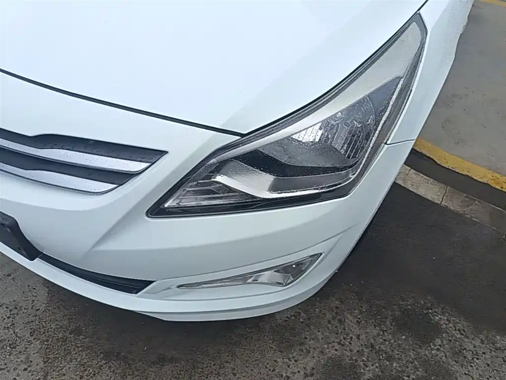 Hyundai Verna 2014 1.4L Manual Smart GLS фото 24