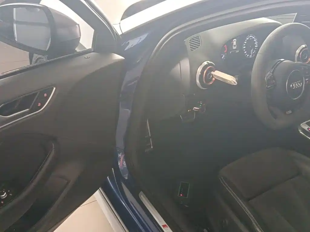 Photo 16 - Audi S3