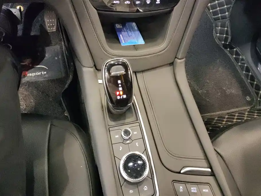 Cadillac XT5 2022 2.0T 2WD Luxury фото 16