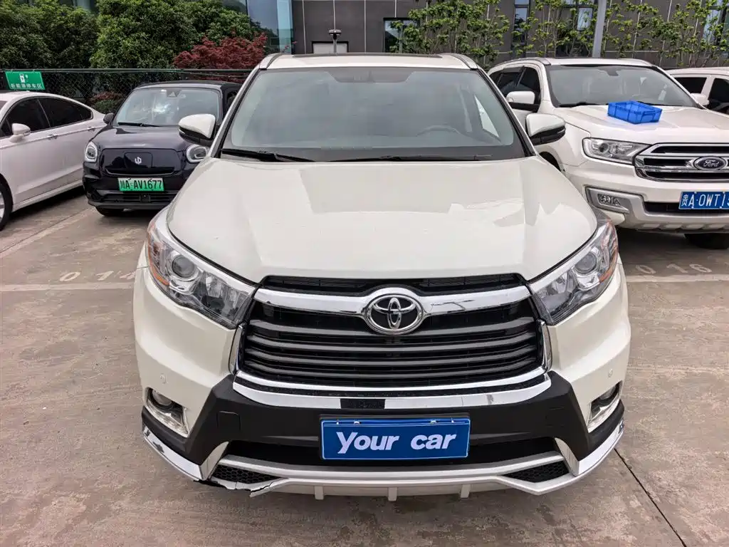 TOYOTA HIGHLANDER