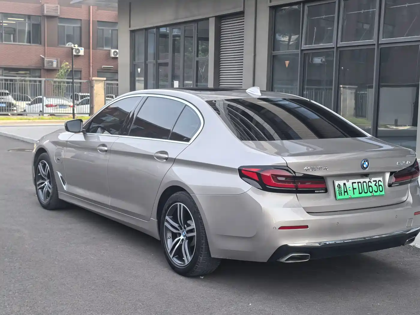 BMW 5 Series New Energy 2022 Facelift II 535Le Pioneer Edition M Sport Package фото 7
