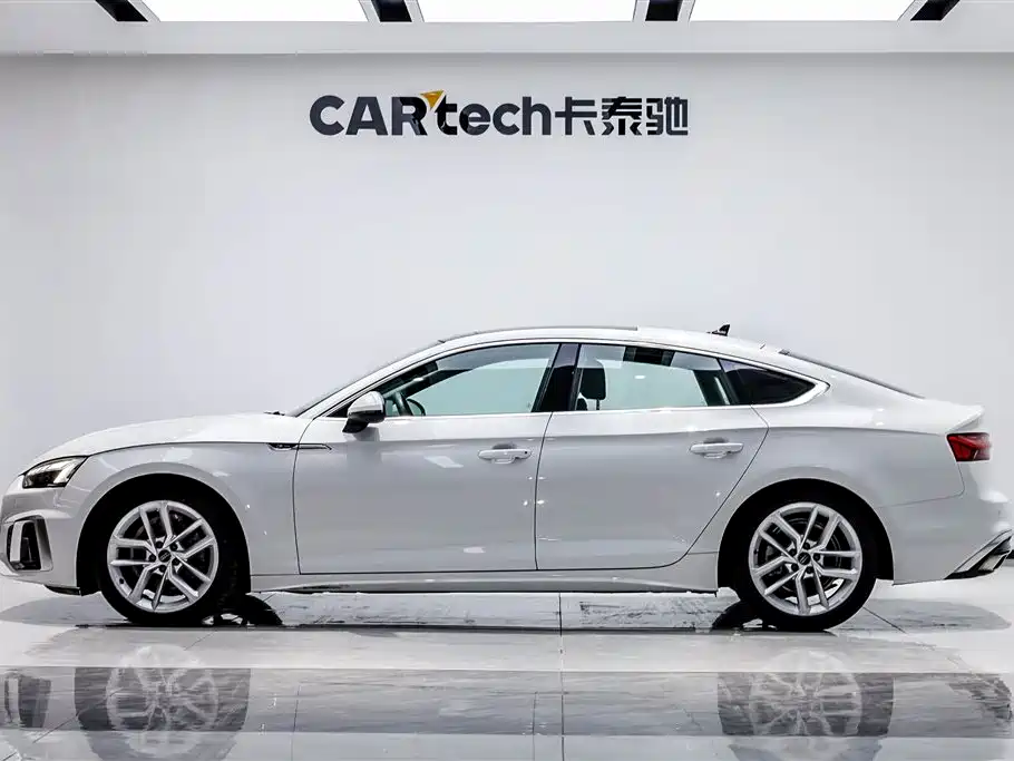 Audi A5 (Import) 2024 Sportback 40 TFSI Fashion Dynamic фото 2