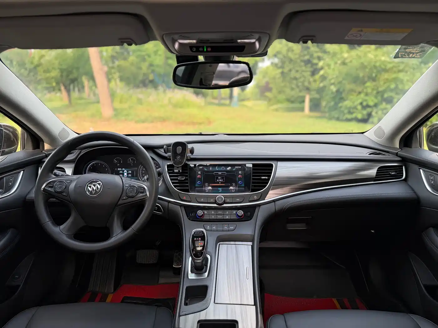 Buick LaCrosse 2016 Facelift 28T Elite фото 12