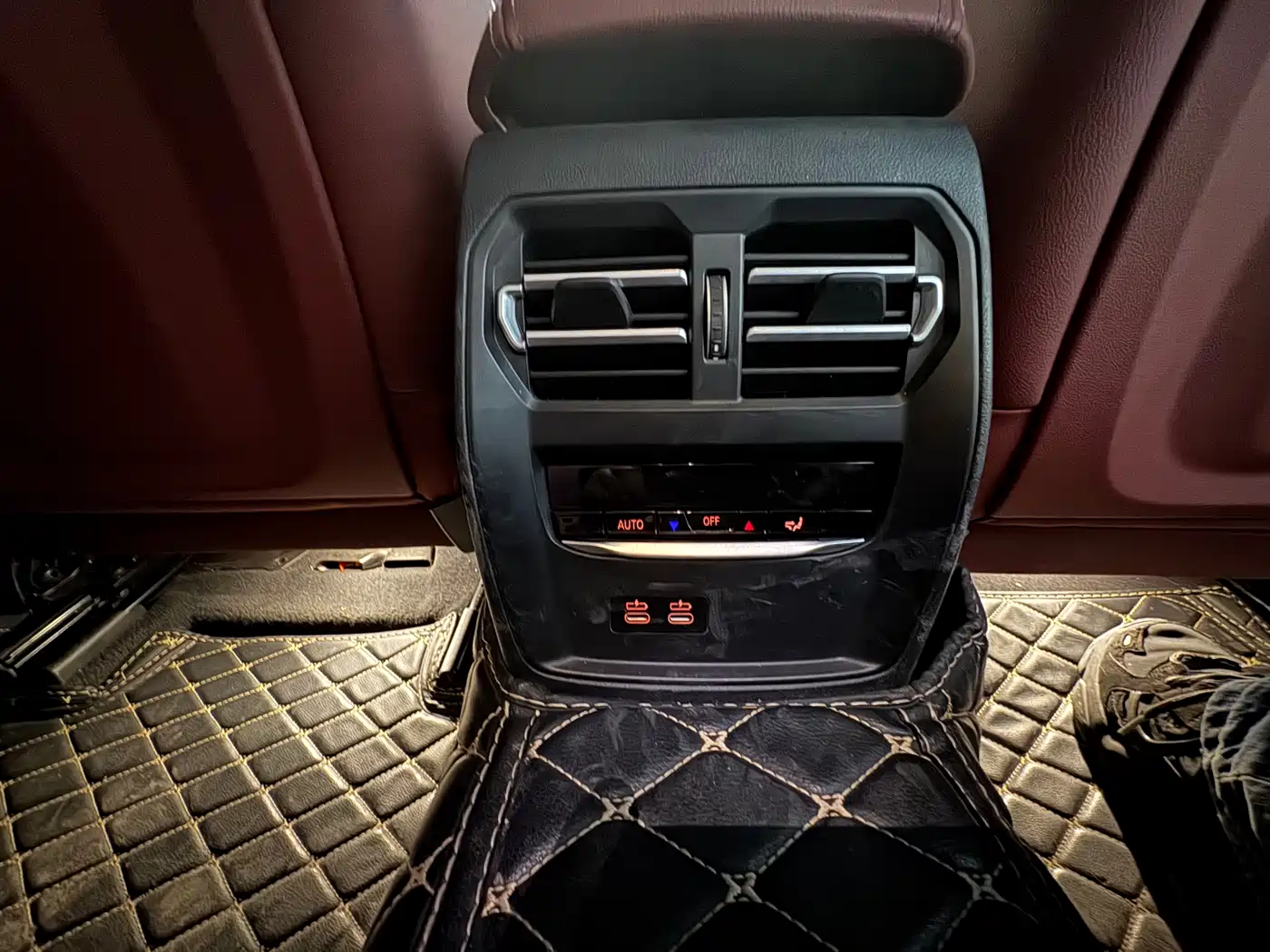 BMW 3 Series 2023 320Li M Sport Package фото 12