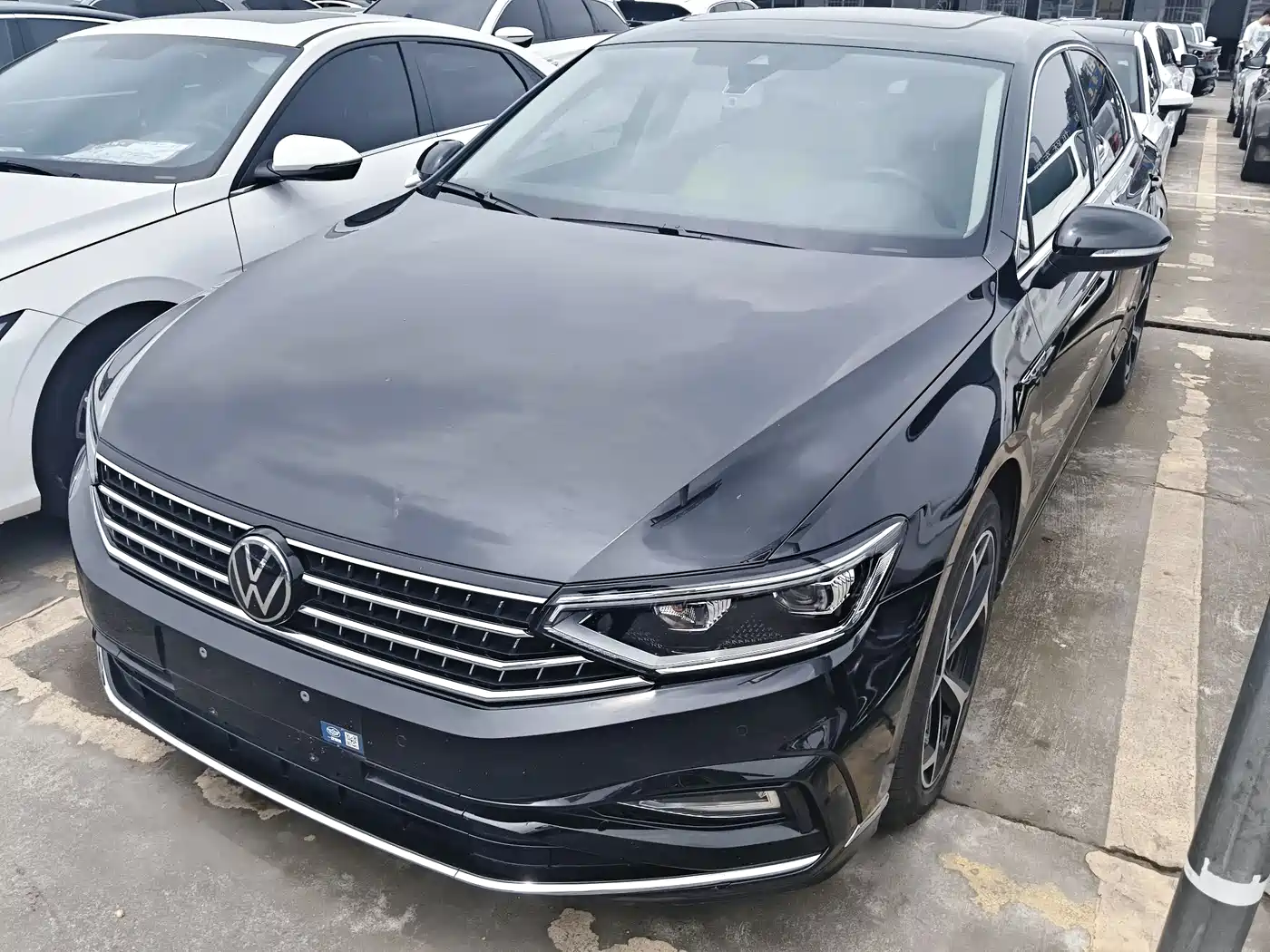 Volkswagen Magotan 2023 2 Million Units Anniversary Edition 330TSI DSG Leading Type