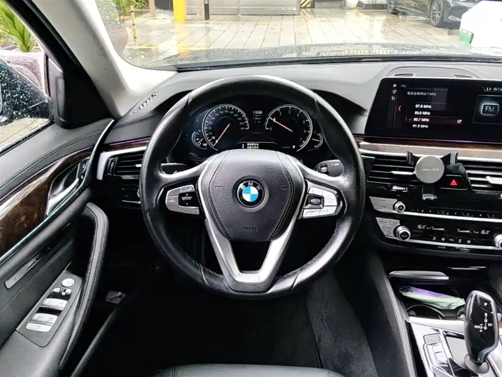 BMW 5 Series 2018 525Li M Sport Package фото 17