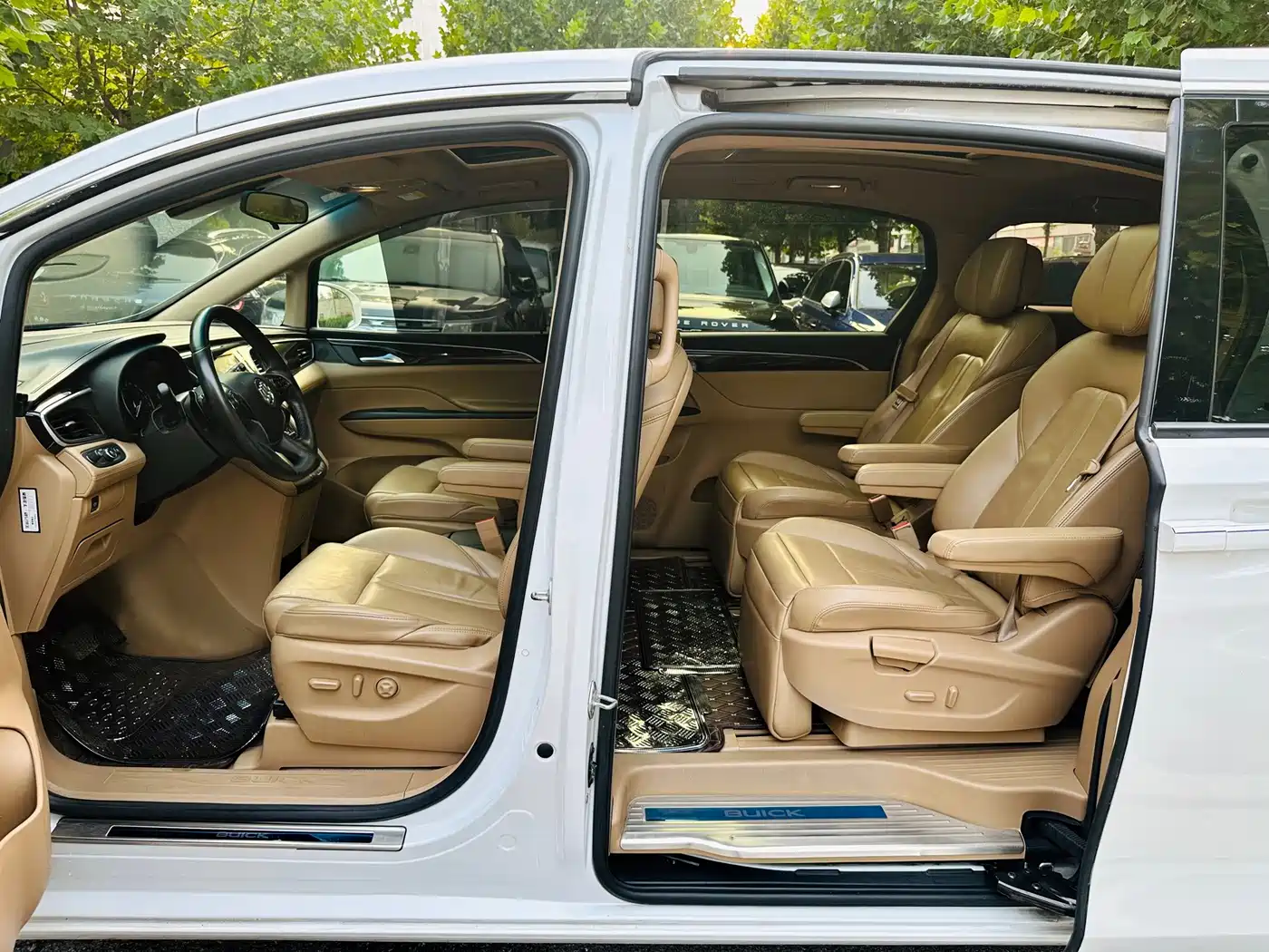 Фото 11 - Buick GL8
