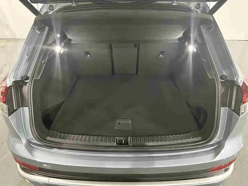 Photo 6 - Audi Q4 e-tron