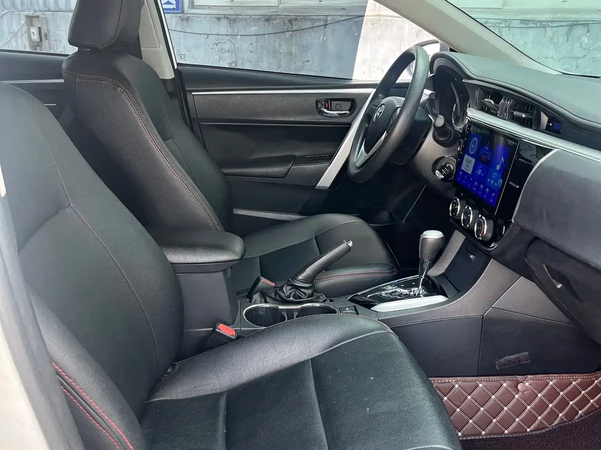 Toyota Corolla 2017 Facelift 1.6L S-CVT GL фото 6