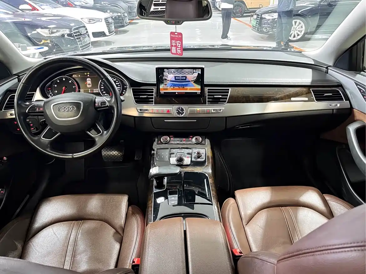 Audi A8 2014 A8L 45 TFSI quattro Comfort фото 9