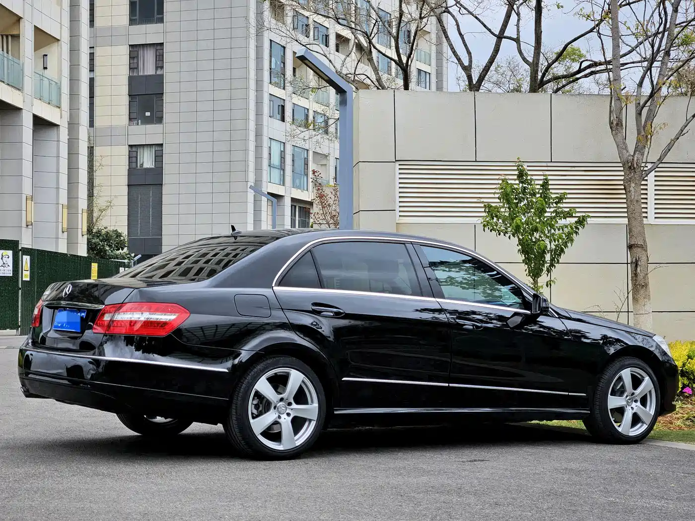 Mercedes-Benz E-Class 2012 E 260 L CGI Fashion Model фото 5