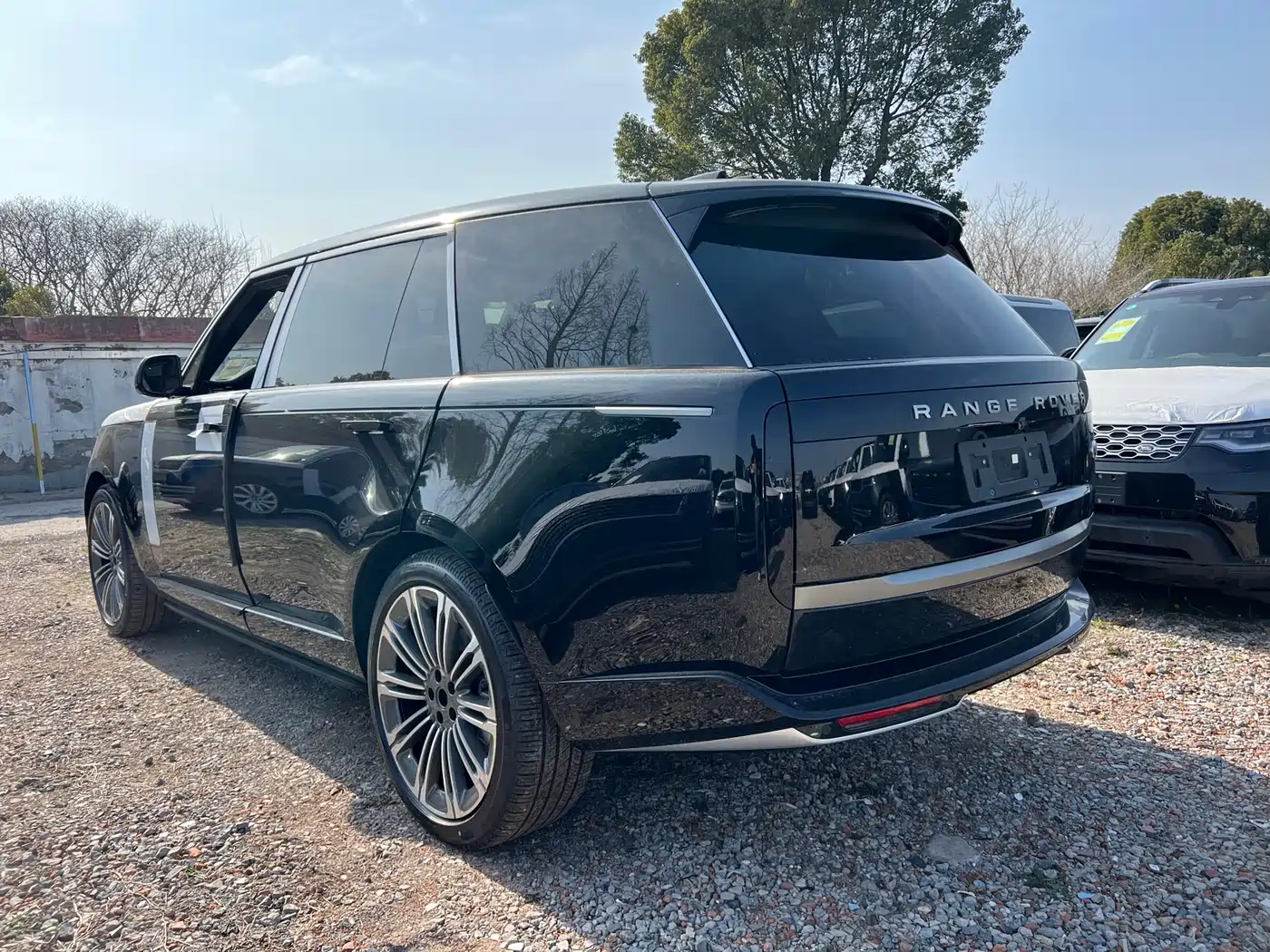 Land Rover Range Rover 2026 Model 3.0 L6 400PS SE Long Wheelbase Version фото 10