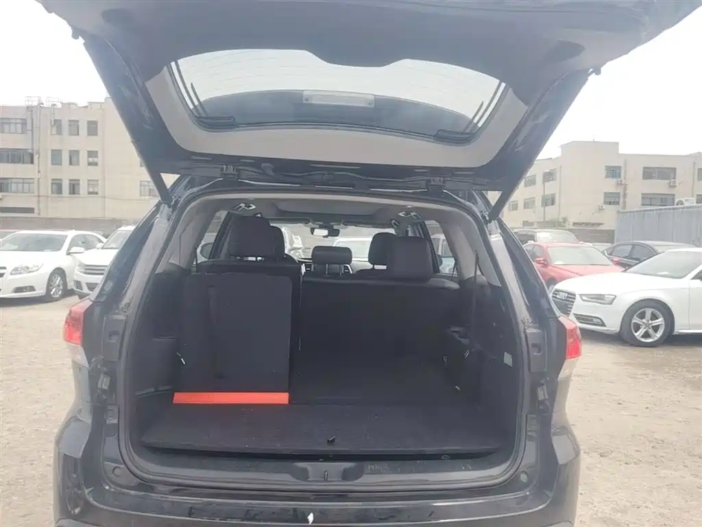 Toyota Highlander 2021 2.0T AWD Premium 7-Seater фото 19