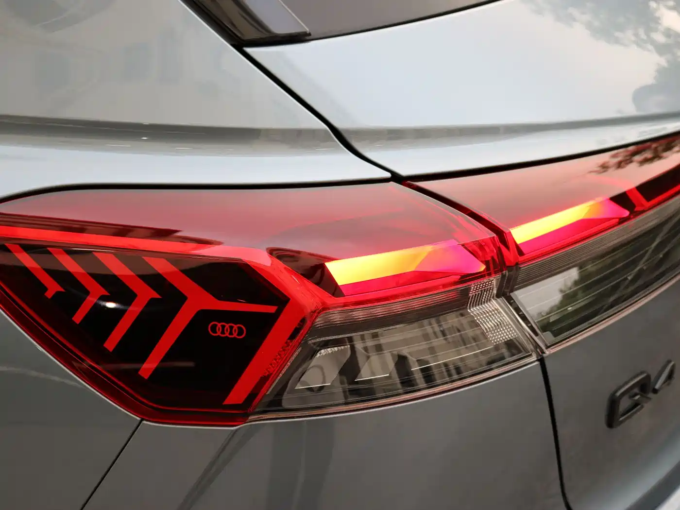Audi Q4 e-tron 2023 40 e-tron Creation Night Edition фото 15