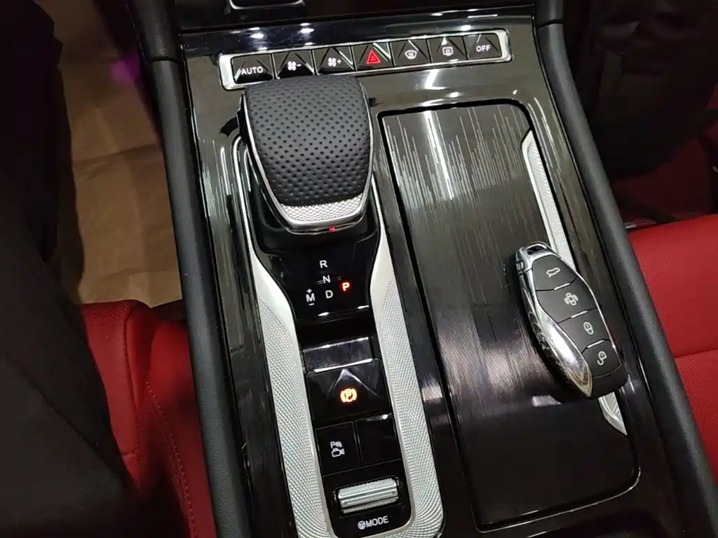 Hongqi H6 2025 2024 Model 2.0T Elegance Edition