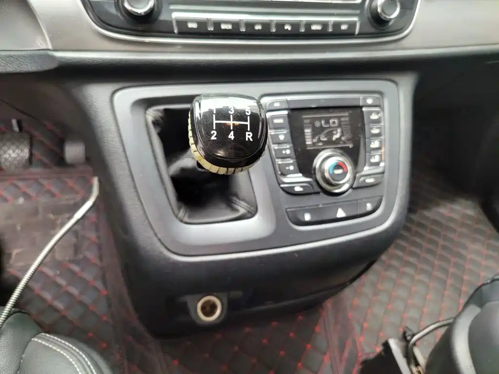 Photo 7 - SAIC Maxus Maxus G10